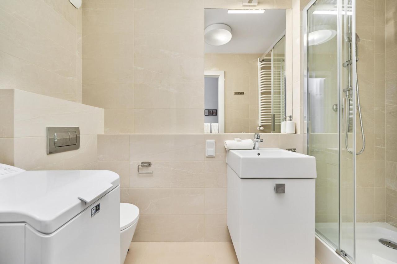 Modern Elegance Apartments Wroclaw With Ac By Noclegi Renters Kültér fotó