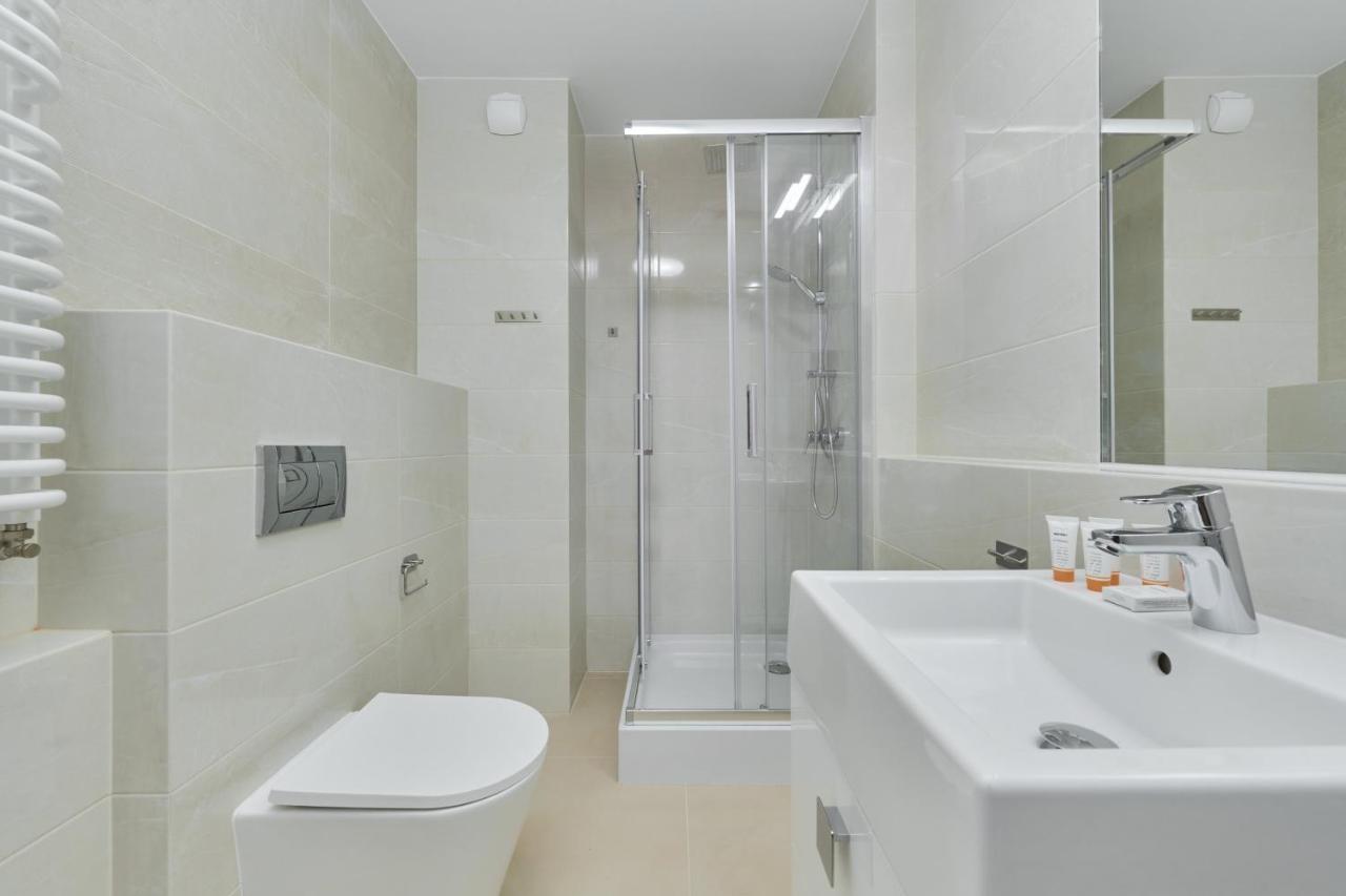 Modern Elegance Apartments Wroclaw With Ac By Noclegi Renters Kültér fotó