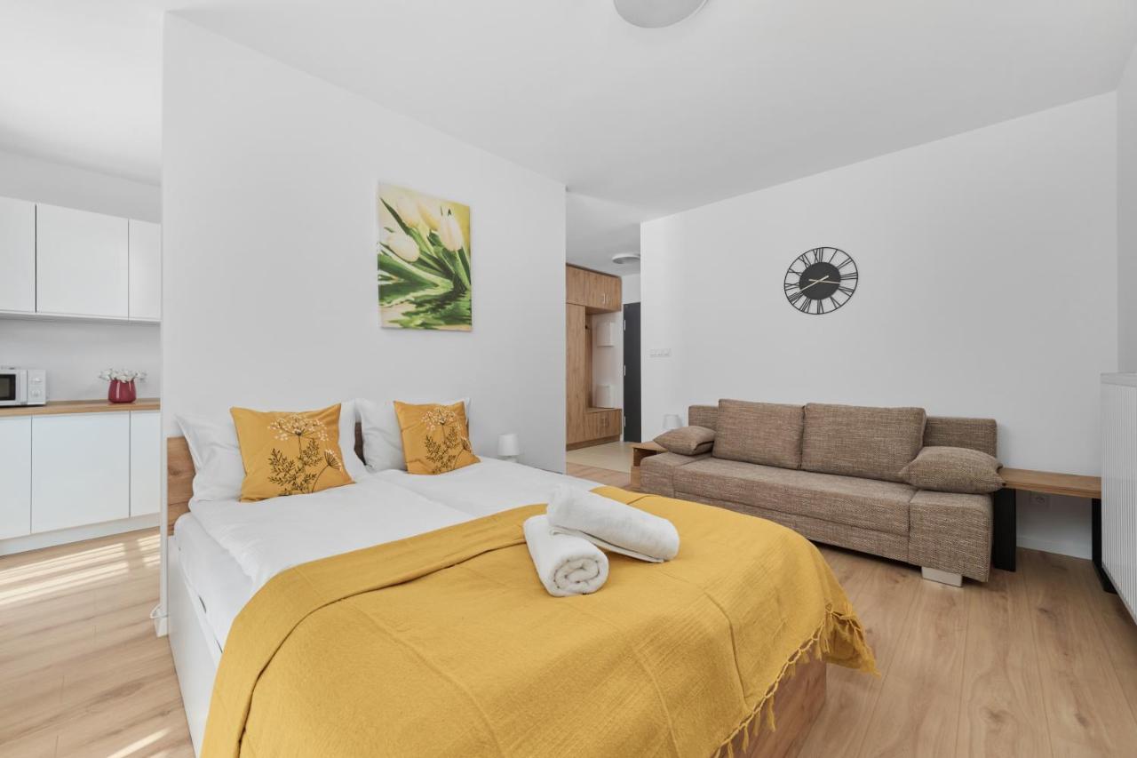 Modern Elegance Apartments Wroclaw With Ac By Noclegi Renters Kültér fotó